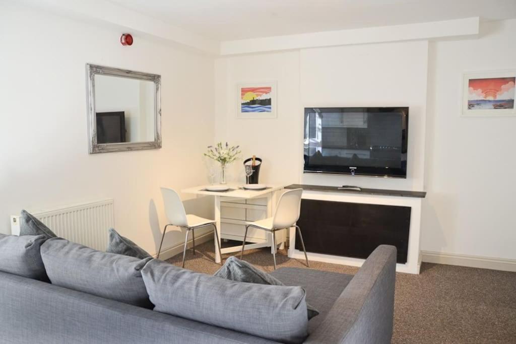 Modern 1 Bedroom Apartment Close To Penzance Town Centre. Екстер'єр фото