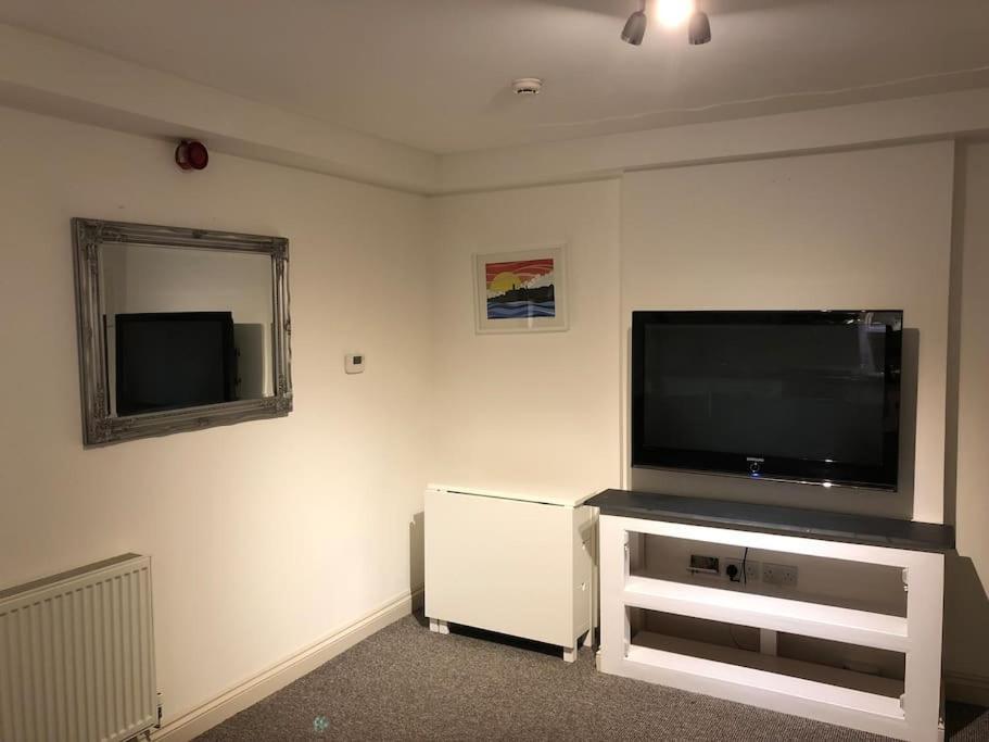 Modern 1 Bedroom Apartment Close To Penzance Town Centre. Екстер'єр фото