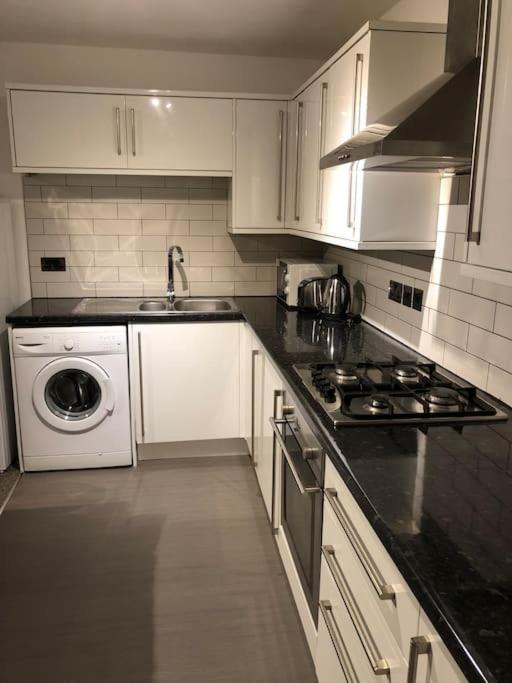 Modern 1 Bedroom Apartment Close To Penzance Town Centre. Екстер'єр фото